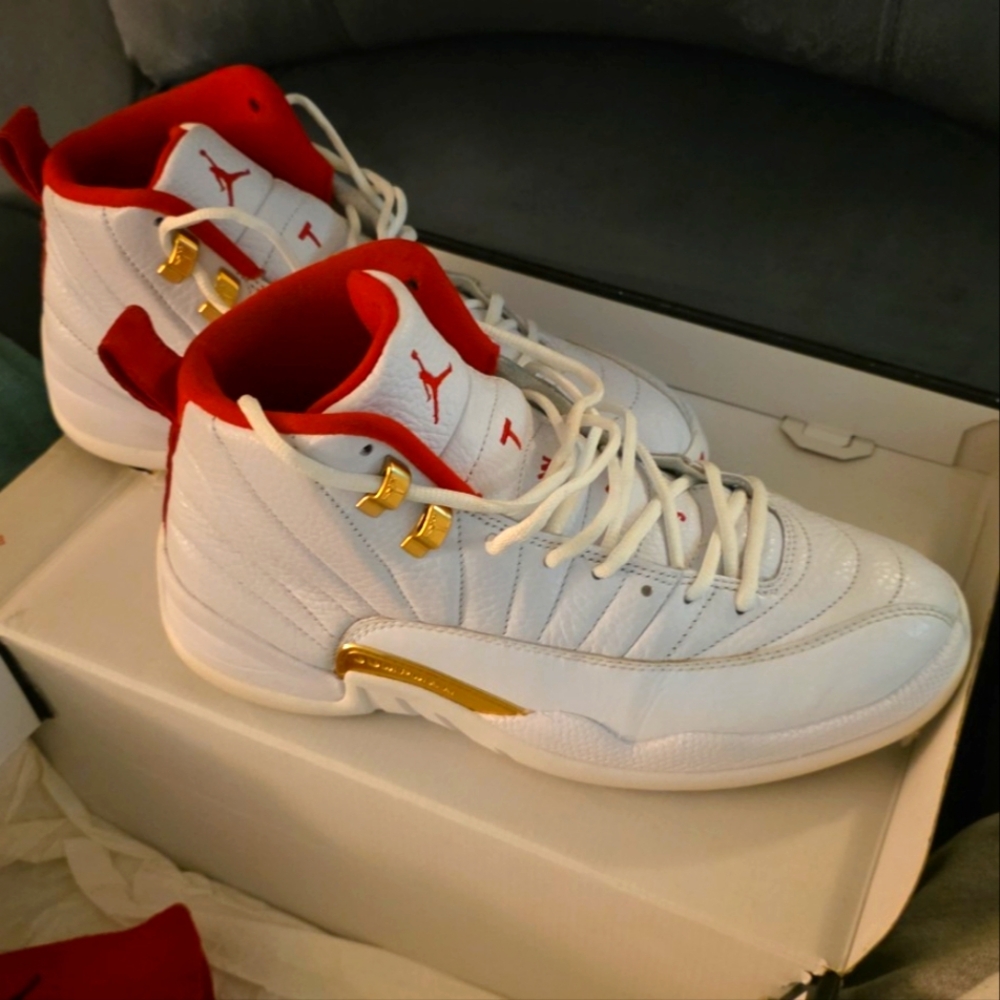 Nike Air Jordan Retro 12 Fiba OG Box
